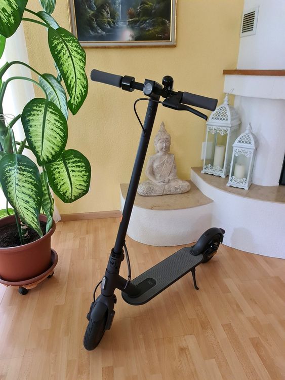 Sacoche Guidon Trottinette KALLAK 4L - USB Charge - Étanche - Pour Xiaomi, Ninebot, Etc.