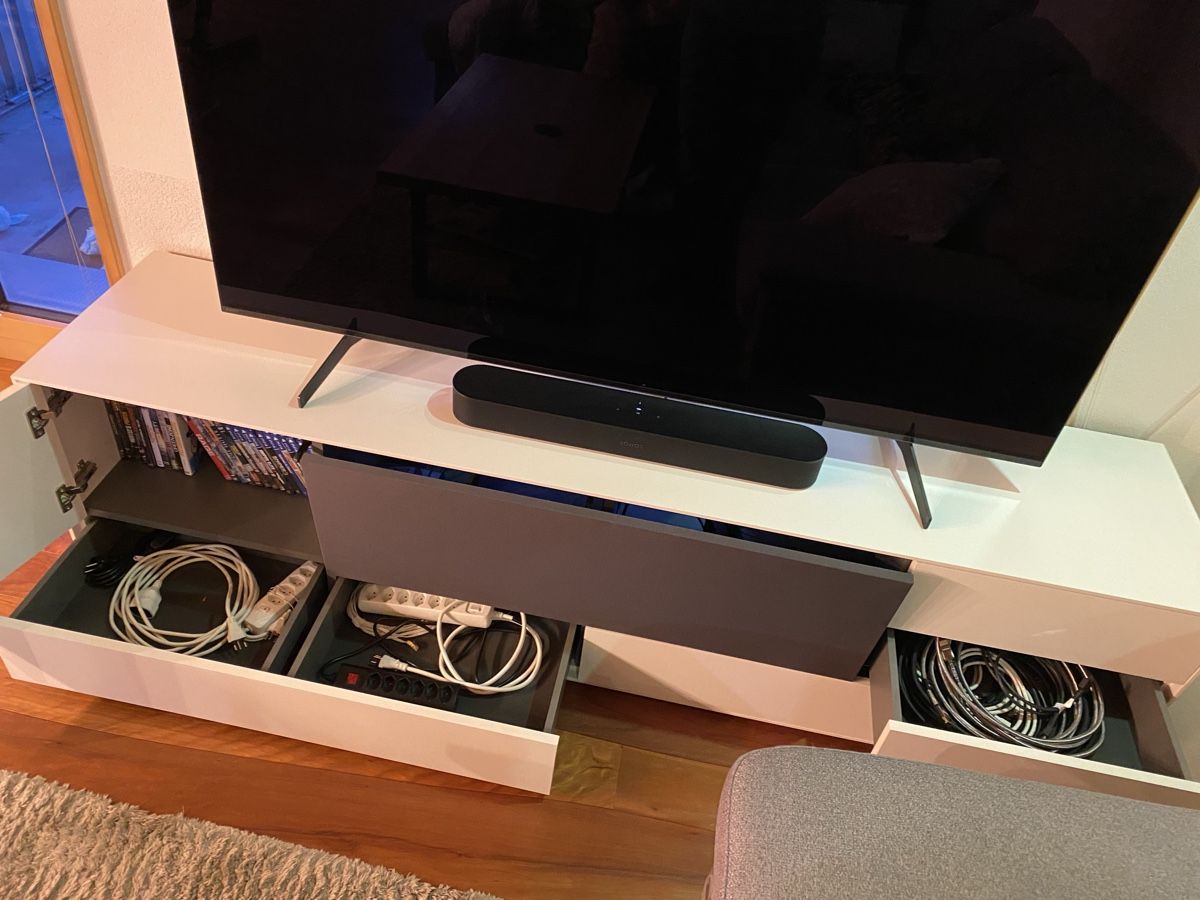 Livique Mobili TV: Fernsehmöbel – Usato da Kradolf venduto da mir_xwd8 3