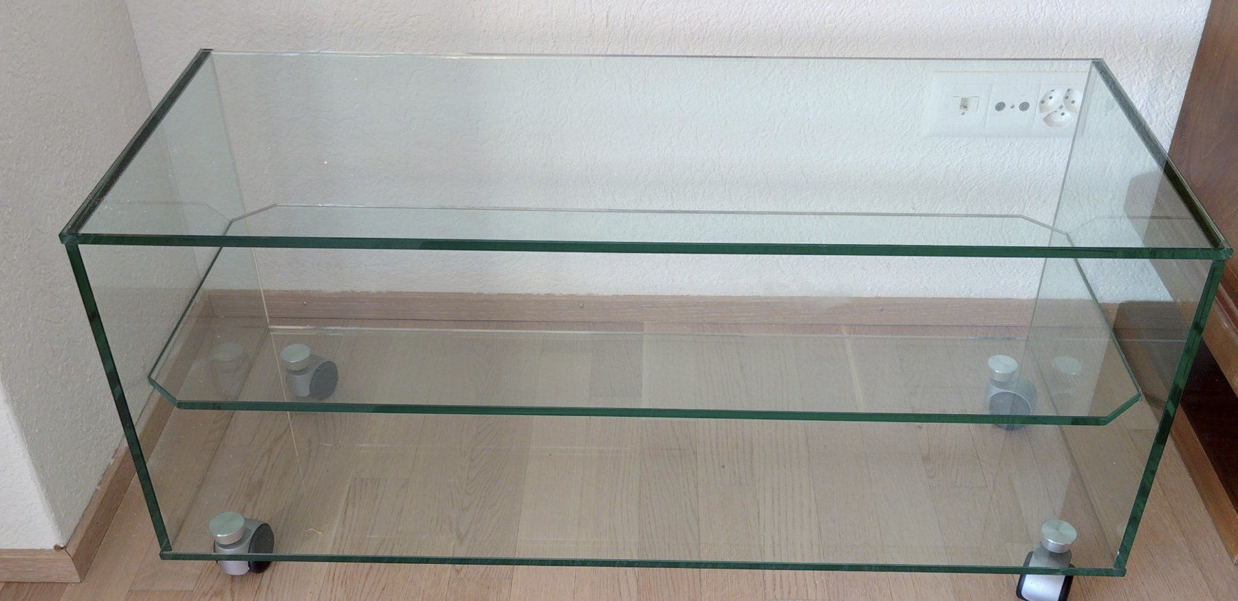 Mobili TV: Schönes GLAS TV Möbel – Nuovo (secondo la descrizione) da Allschwil venduto da Swisstoybox
