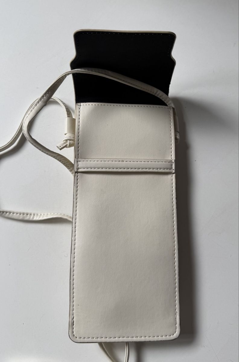 Celine Taschen: CELINE Cream Glasses Pouch with Strap / Mini Bag – Gebraucht aus Zürich von dta_k2q9 2