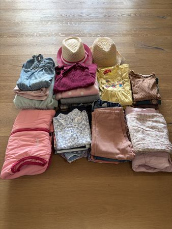 Markenkleider Mädchen Grösse 92 div.