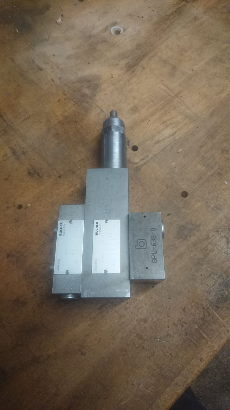 Altro per industria metallurgica: Druckabschaltventil Bucher Hydraulikventil Sandwichventil – Usato da Rüeggisberg venduto da rapidu