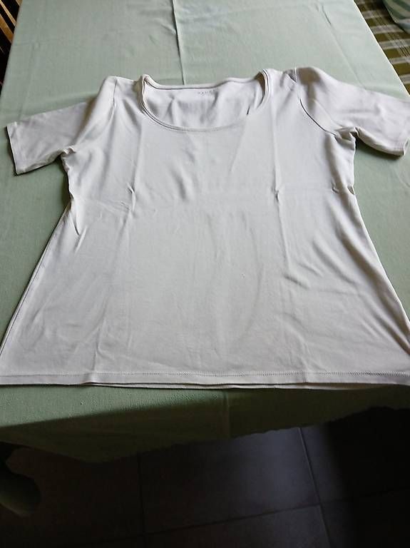 T-shirt: Sehr gut erhaltenes T.Shirt – Usato da Arlesheim venduto da edmss 1