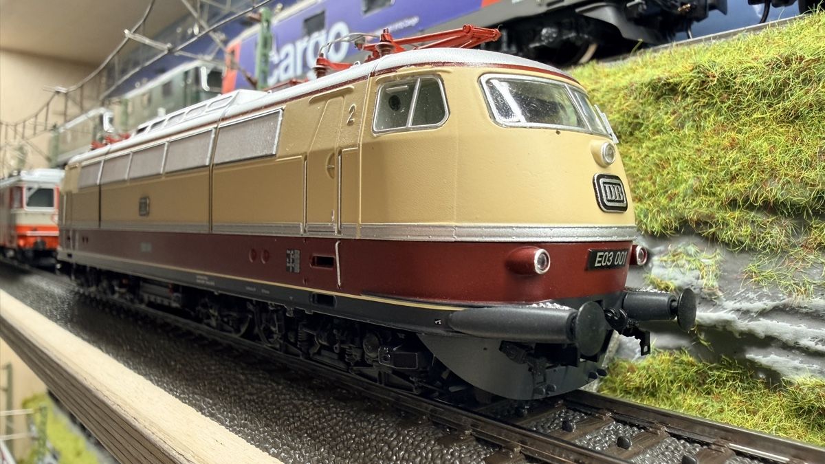 Esu Modellini di ferrovie: Baureihe E 03 001 ESU 31170 – Usato da Caslano venduto da John1067 1