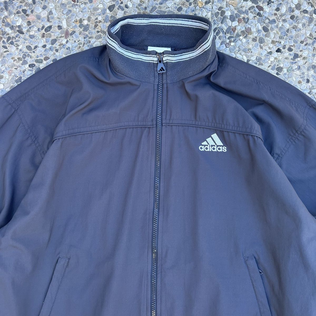 Adidas Vestes: Vintage Adidas Track jacket  – D'occasion à brent par fukusapes 1