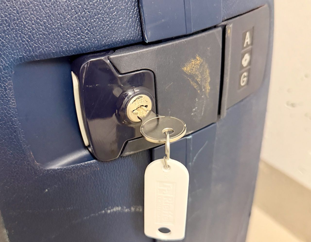 Samsonite Valises de voyage: Grosser Samsonite Rollkoffer – D'occasion à Laax GR 2 par Alexisg 1
