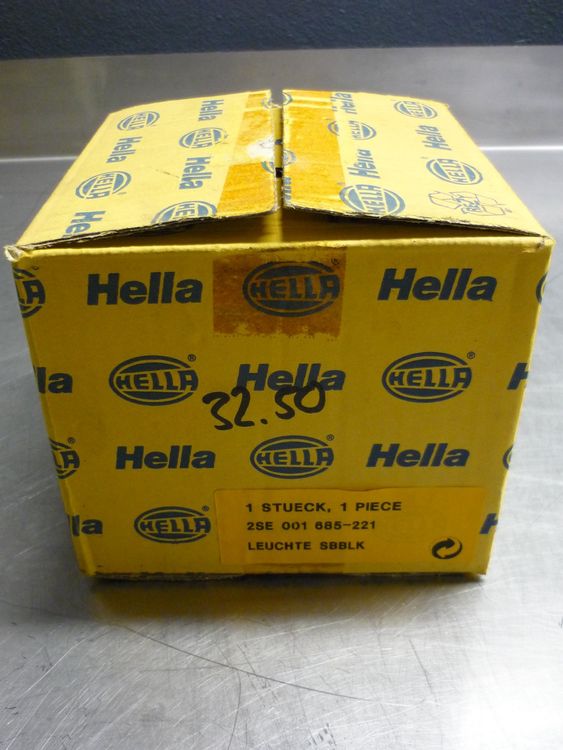 HELLA 2SD 001 685-277 Luce posteriore, Lampadine, 12V, Montaggio, esterno, avvitato, Colore diffusore luce: rosso, giallo, Cavo: 150mm, Spina: Spina piatta, Sx, Dx, Quantità: 48