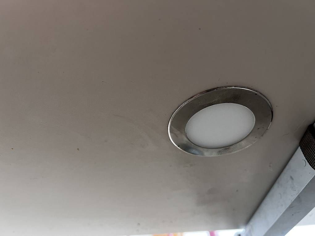 Armadi: Wandschrank mit Beleuchtung – Usato da Ormalingen venduto da jo_see 3