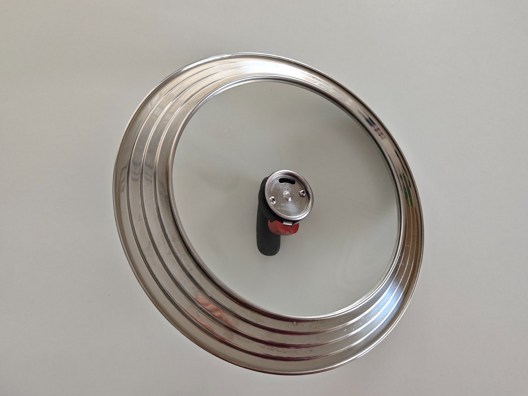 Migros Appareils de cuisine: Pfannendeckel - Stufendeckel mit Dampfventil, 24-30cm – D'occasion à Stetten AG par hub_l9nb 1
