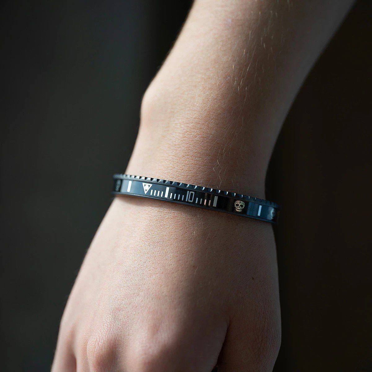 Bracciali & Braccialetti: Bracelet Speedometer Skull Noir – Usato da Denges venduto da peumens 8