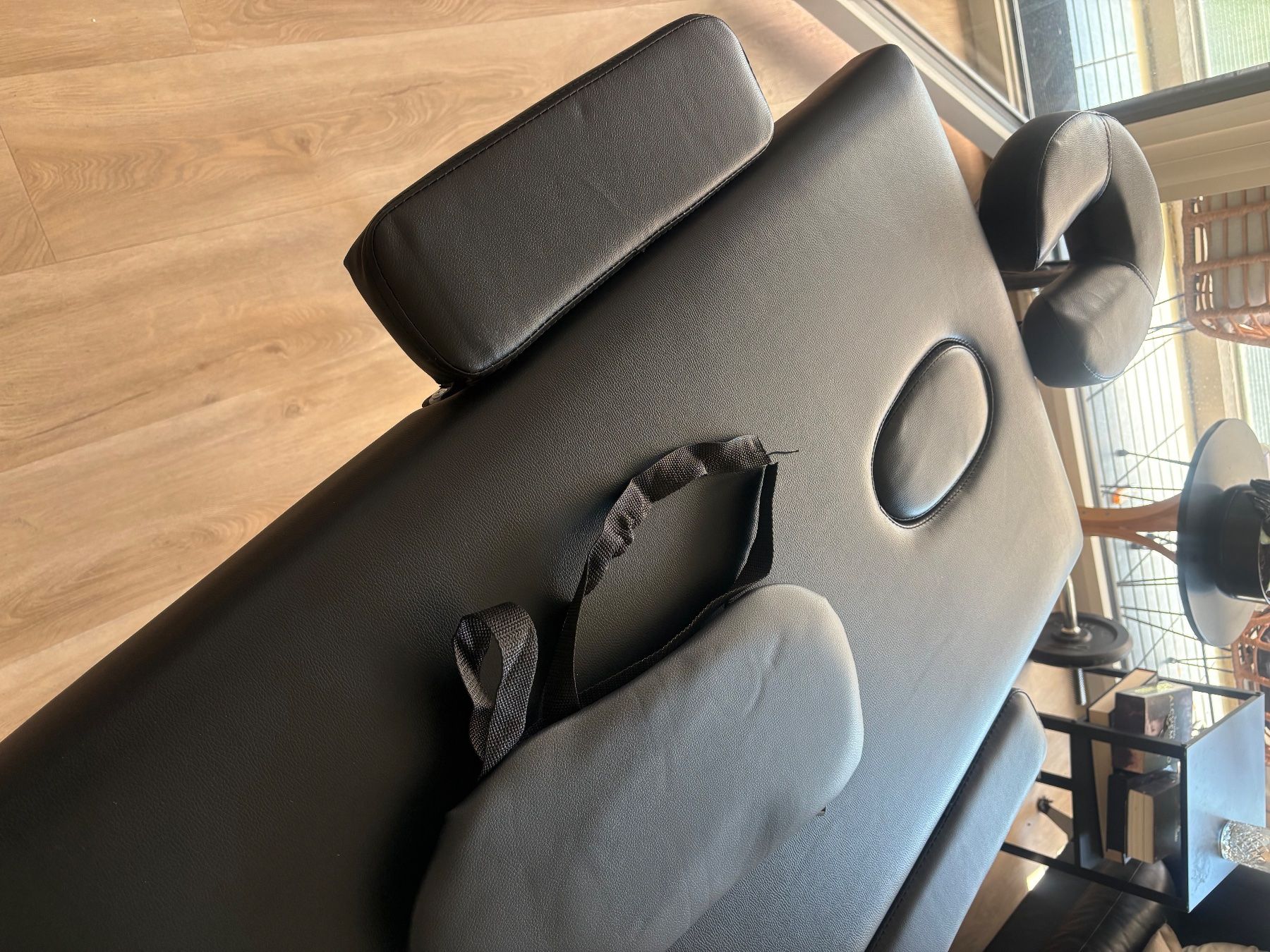 TecTake Lettini & sedie per cosmetici: TecTake 3 Zonen Massageliege transportabel – Usato da Zürich venduto da Holladie 1
