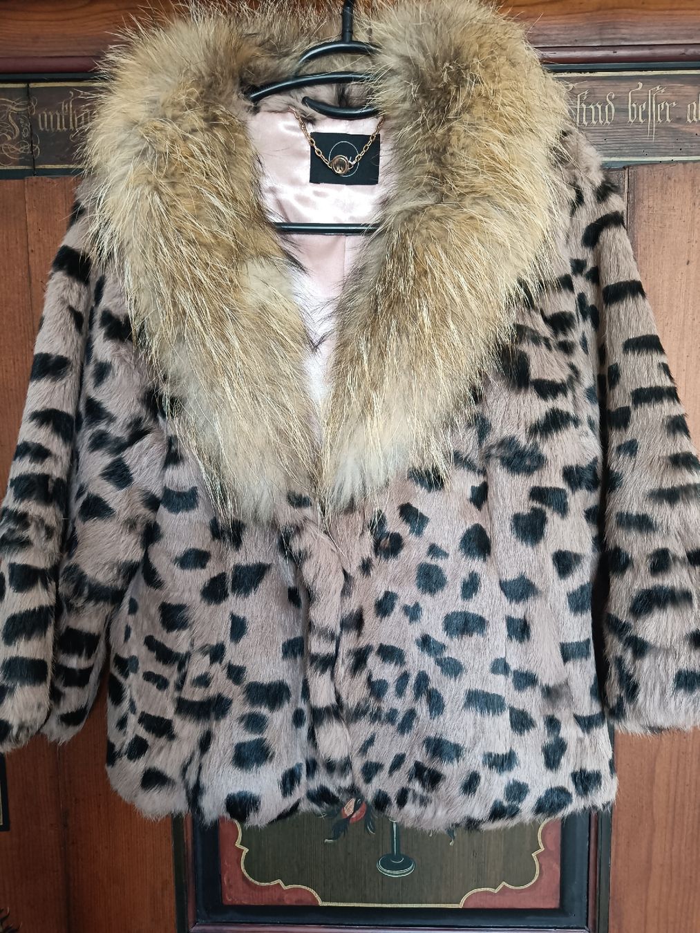 Cappotti: Damenpelz Jacke – Nuovo (secondo la descrizione) da Emmen venduto da kat_q67m