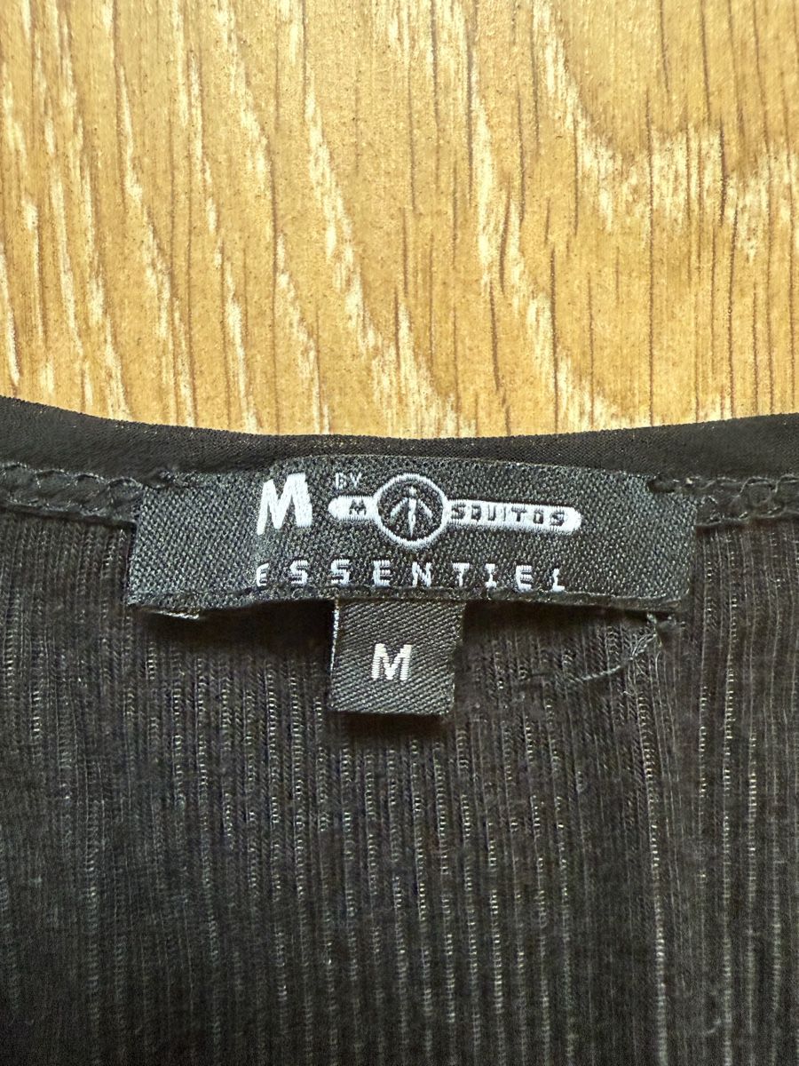 Maglioni & Felpe: Cardigan noir fermeture éclair Mosquitos, t.M/38 – Usato da Tavannes venduto da Thriftshop 2