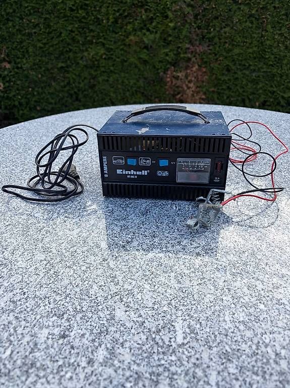 Einhell Caricabatterie: Ladegerät für Autobatterie oder Töffbatterie – Usato da Dagmersellen venduto da zah_s5vh