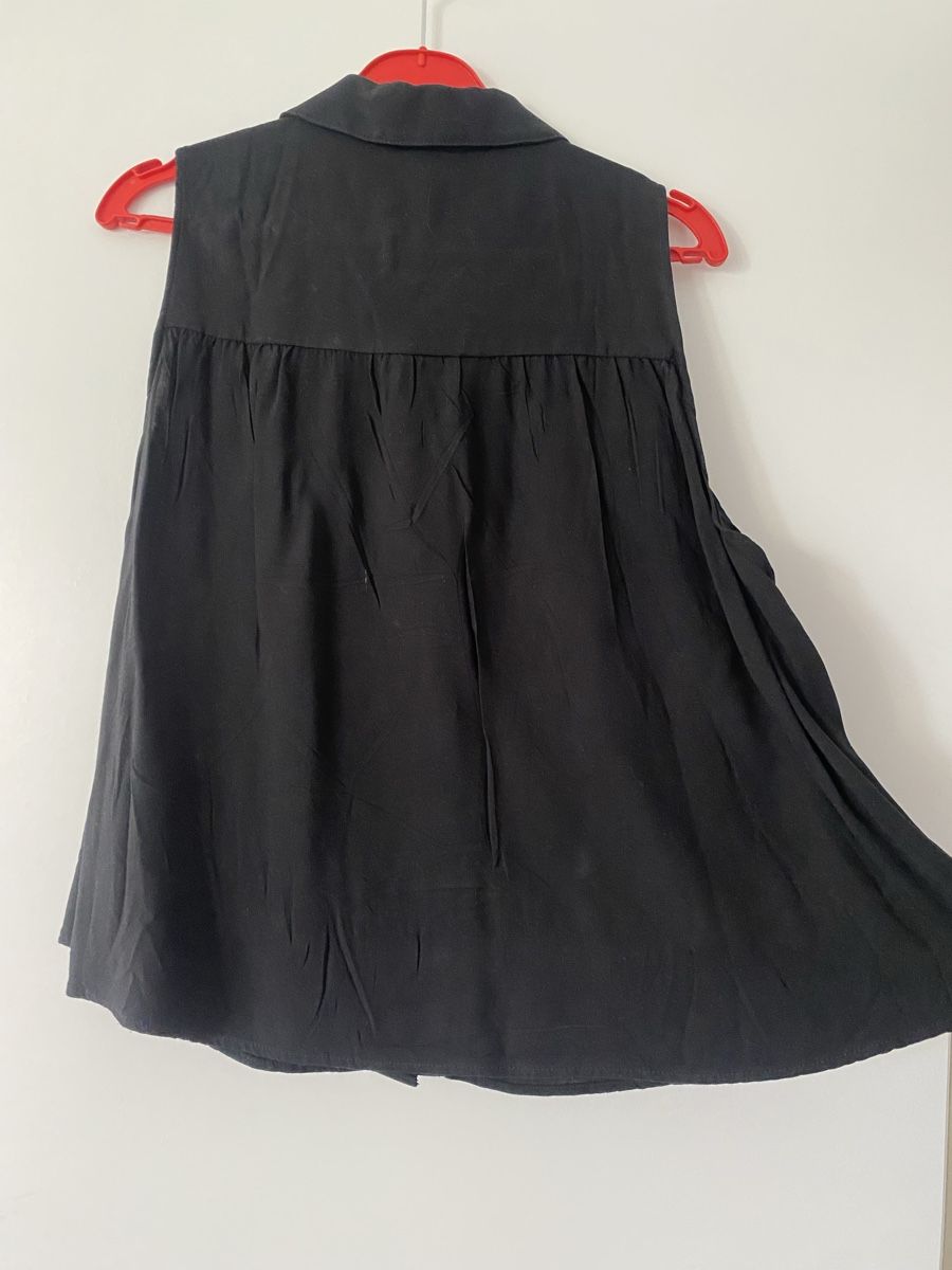 C&A Blusen: Chemise noire sans manches, 36 – Gebraucht aus Versoix von coul-raoul 1