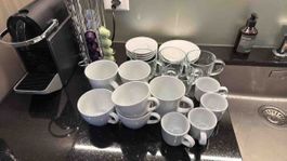 Tassen- und Untertassen Set 22 teilig Keramik und Glas