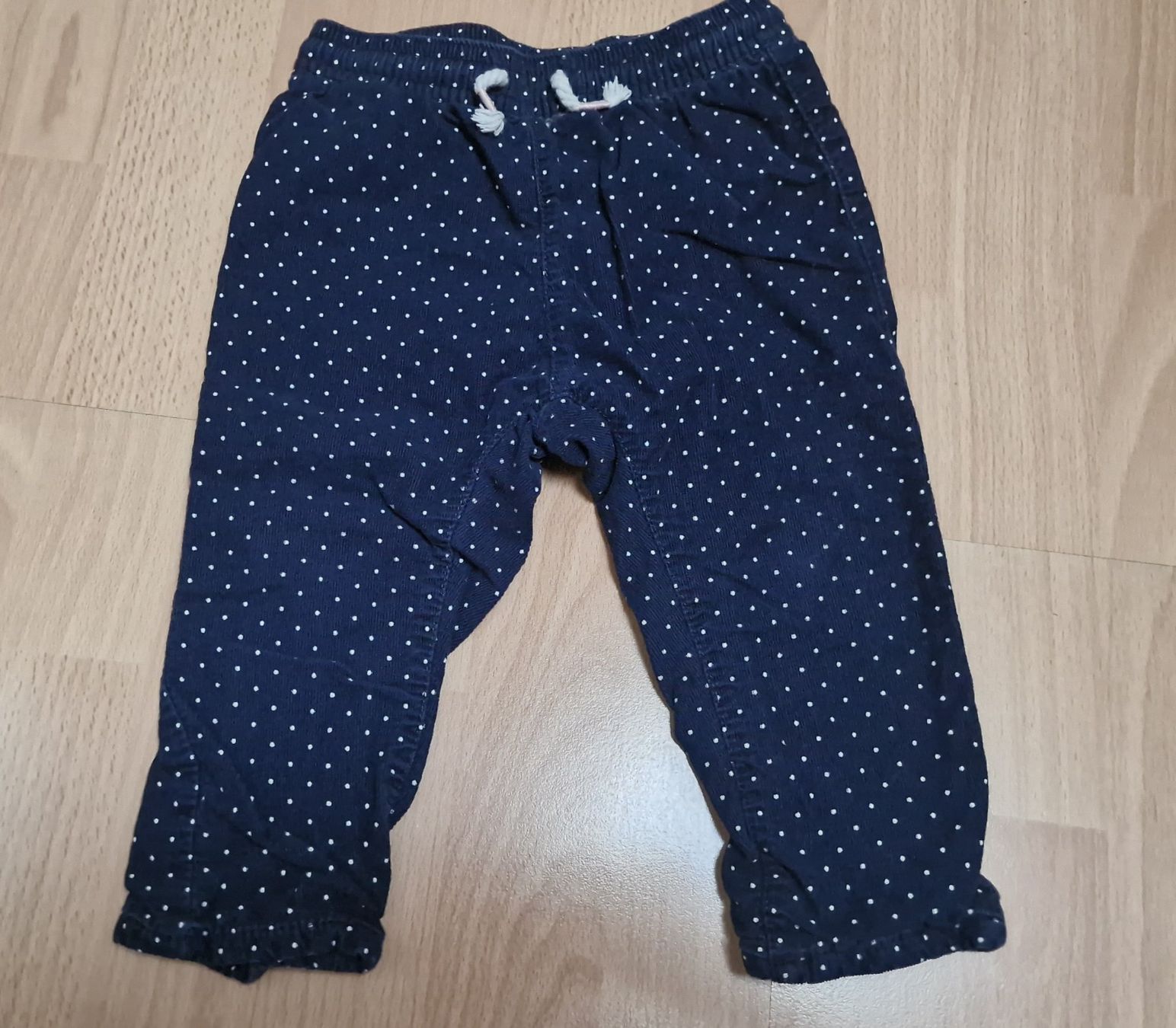 H&M Hosen: Hübsche Hose gr 80 H&M – Gebraucht aus Winterthur von Mmondeo