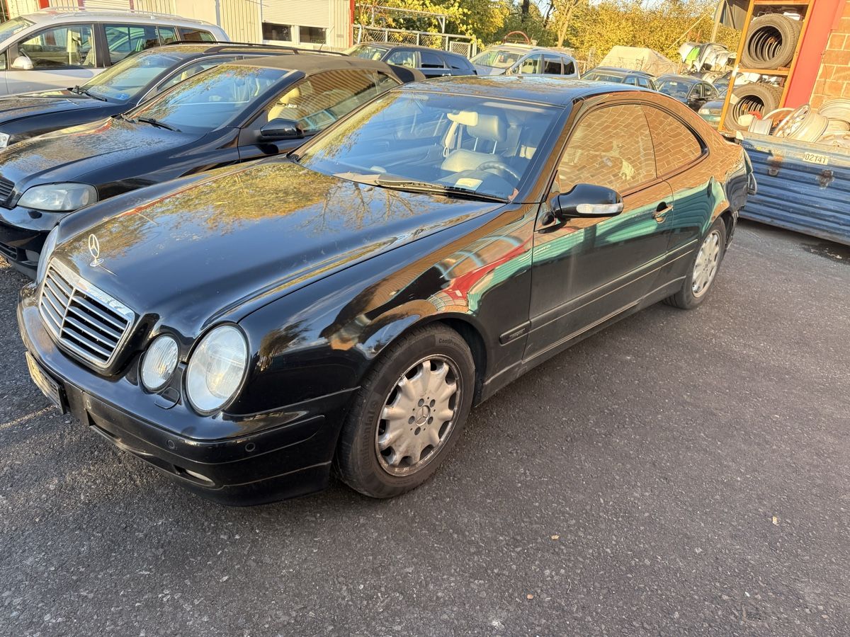 Mercedes-Benz Tutti pezzi di ricambio auto: Mercedes CLK  Ersatzteile – Usato da Udligenswil venduto da Sch2s