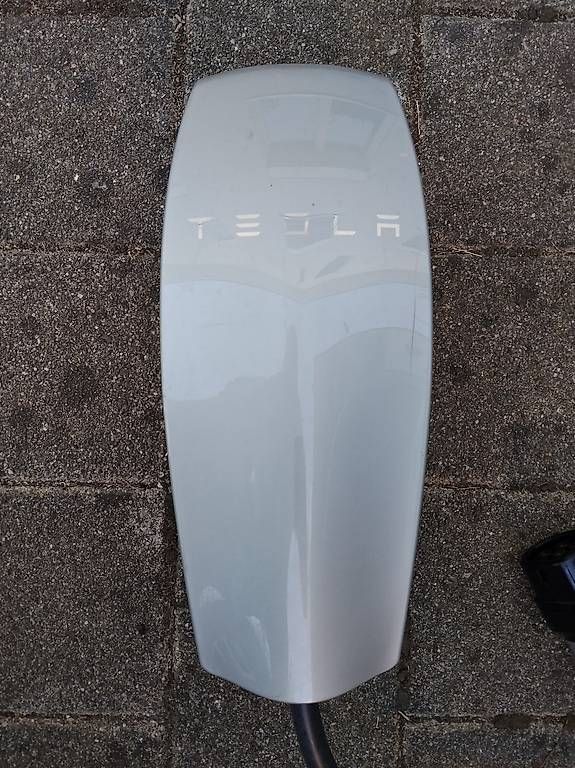 Tesla Batterie-Ladegeräte: Tesla Wall Connector 22kW – Gebraucht aus Wiesendangen von pa11