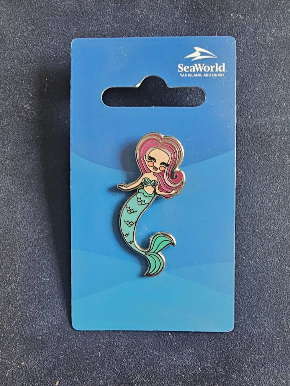 Placchette & Badge: 2 Pin-Set SeaWorld Abu Dhabi – Nuovo e nell'imballaggio originale da St Gallen venduto da golov80 1