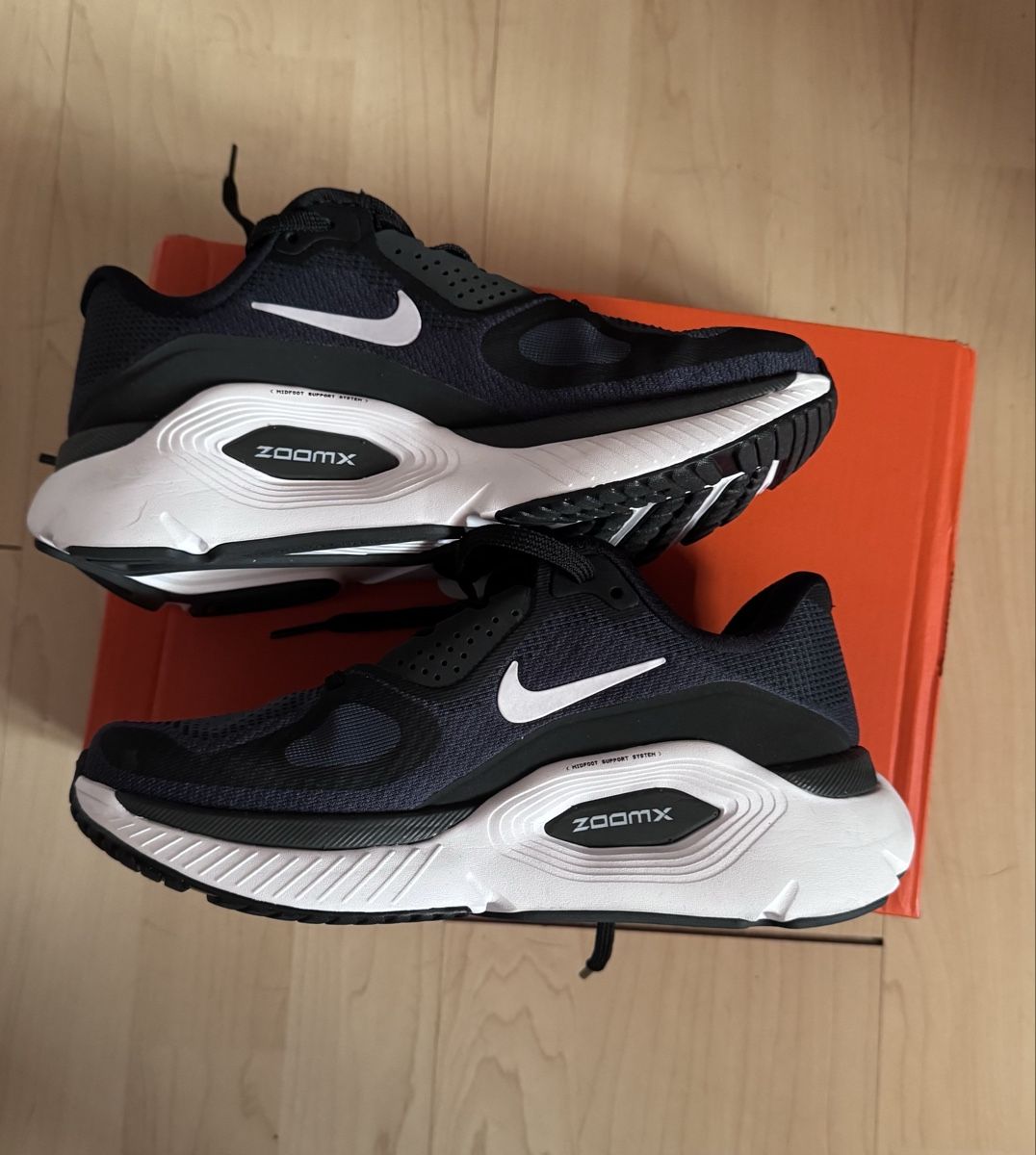 Nike Herrenschuhe: Baskets Nike Structure Plus, 35.5 – Neu (gemäss Beschreibung) aus Vétroz von girl80 1