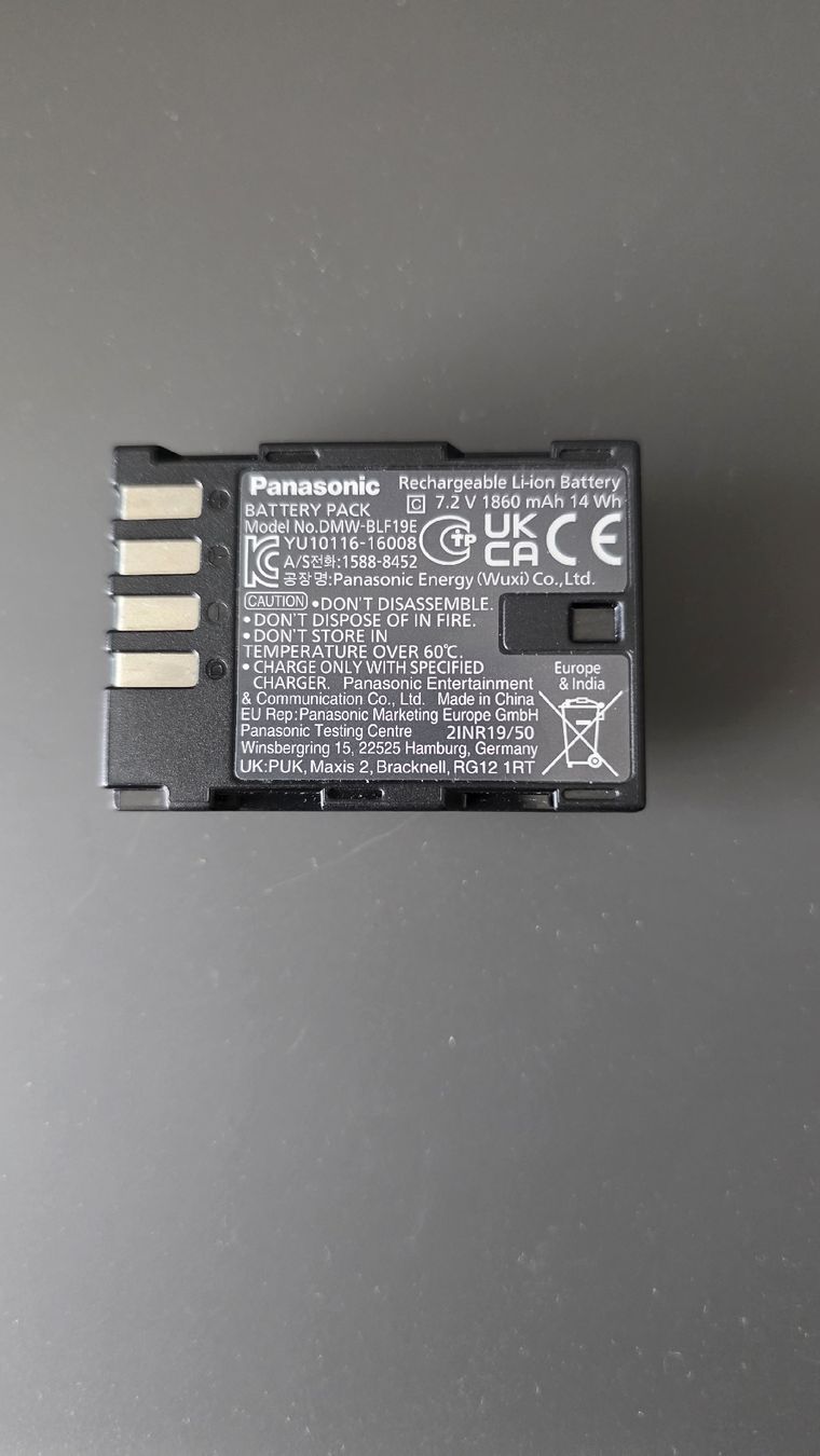 Panasonic Batterie: Panasonic Lumix GH5 Akku DMW-BLF19E  – Usato da Obfelden venduto da Netherblade 1