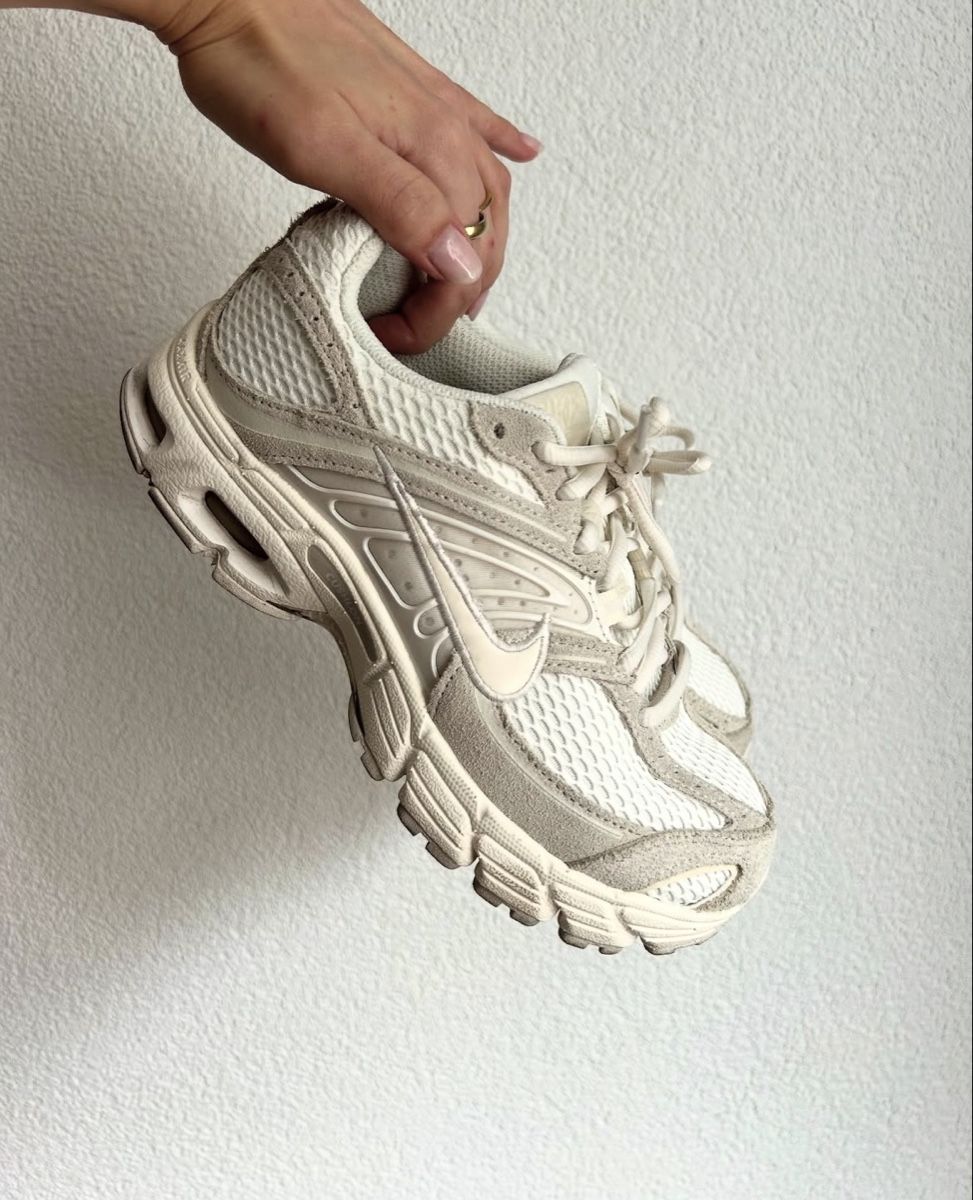 Nike Herrenschuhe: Nike Sneaker Air Max Moto 2K SE – Gebraucht aus Chur von faja7000