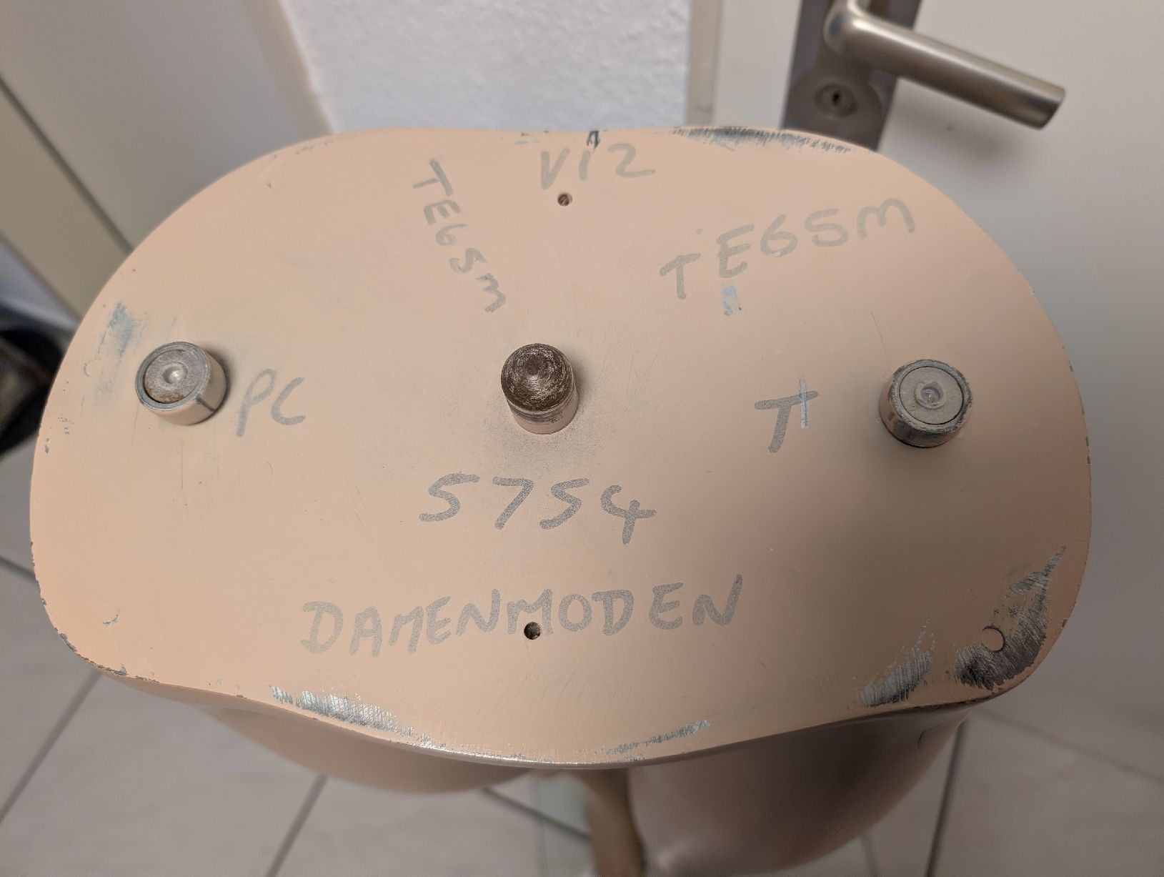 Altro in Decorazioni & Accessori: Alte Schaufensterpuppe  – Usato da Oftringen venduto da pammap 2