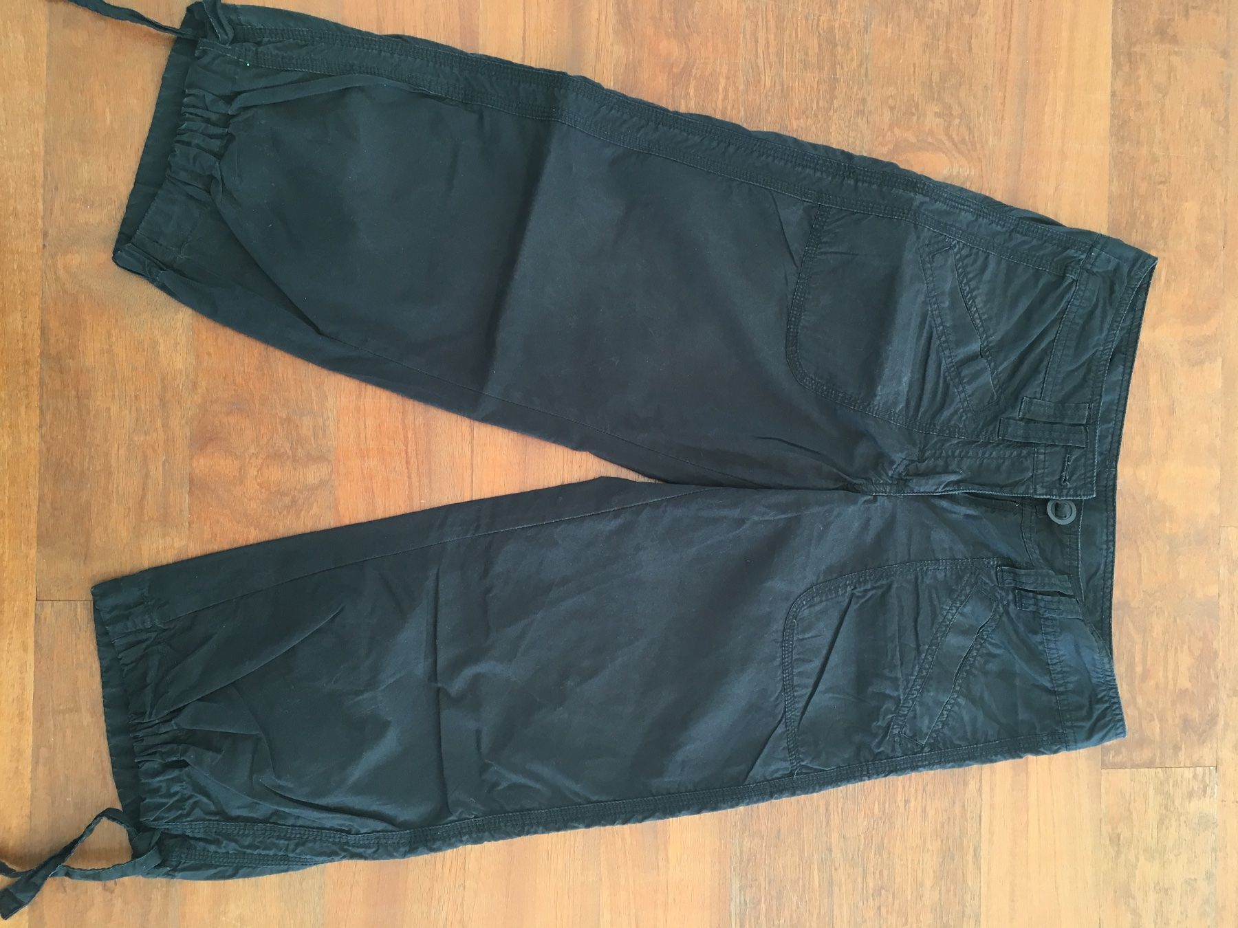 Pantaloni: Pantacourt noir, taille 36 – Usato da Versoix venduto da coul-raoul