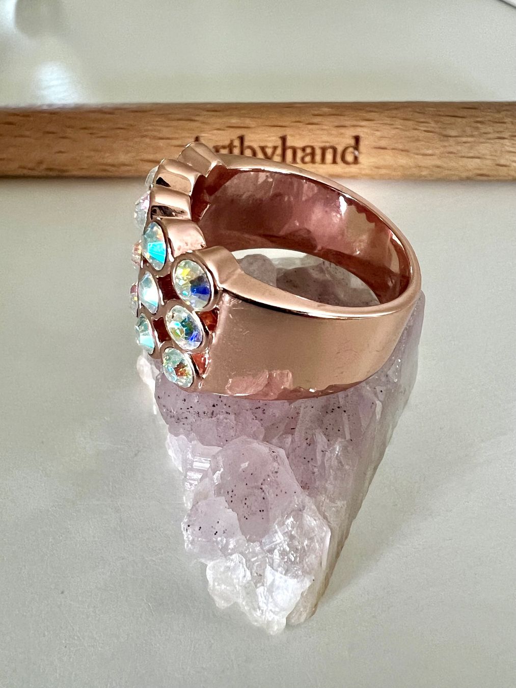 Anelli: Cocktail Ring roségold mit Aurora Borealis Kristallen – Usato da Ruswil venduto da artbyhand 7