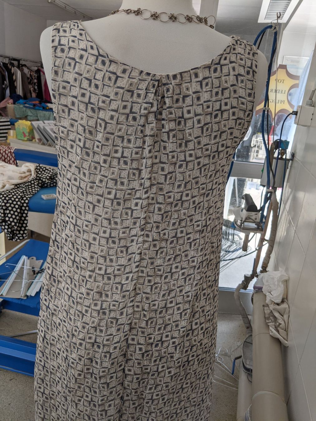 Vestiti: Damenkleid GR 38 – Usato da Langnau am Albis venduto da Judithsebi 3