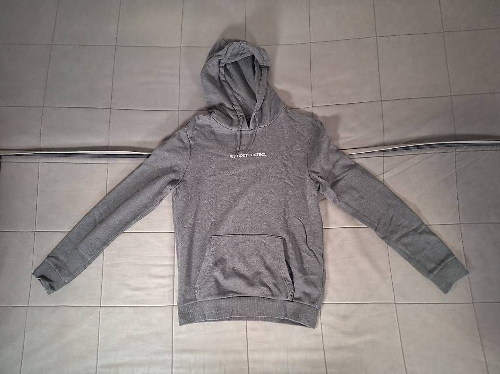 Pullover & Sweatshirts: Clockhouse grey hoodie XS – Gebraucht aus Kriens von Jeremyt05