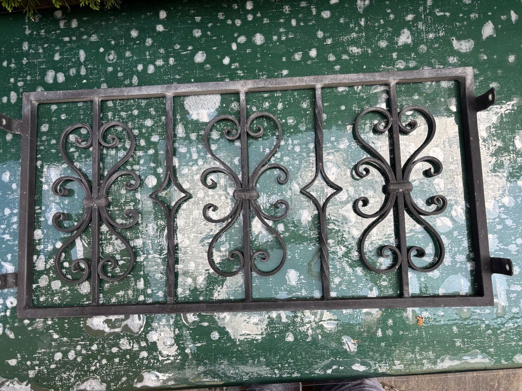 Gitter & Roste: Fenstergitter, massiv, alt – Gebraucht aus Niederurnen von Guste 4