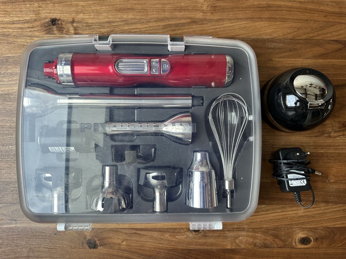 Kitchenaid Elettrodomestici da cucina: Batteur plongeant KitchenAid Artisan rouge avec accessoires  – Usato da Biel/Bienne venduto da Fab38 1