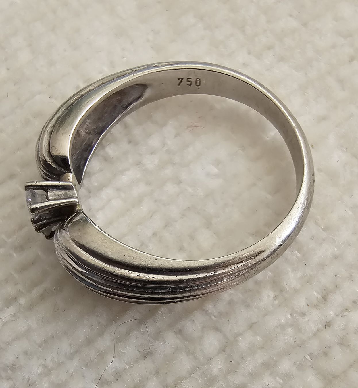 Anelli: Weissgold Ring, 750, 18 k, mit 2 Brillianten – Usato da Grosshöchstetten venduto da Chaotik-Reptil 5
