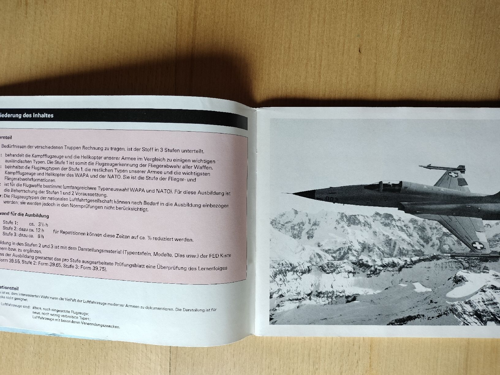 Libri: Schweizer Armee Militär Flugzeugerkennung 1-3 – Usato da Schwanden Sigrisw venduto da len_9yqg 2