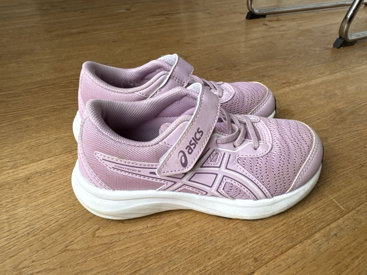 Asics Schuhe für Mädchen: Laufschuhe Asics Gr.31 – Gebraucht aus Bettwil von Peppine 1
