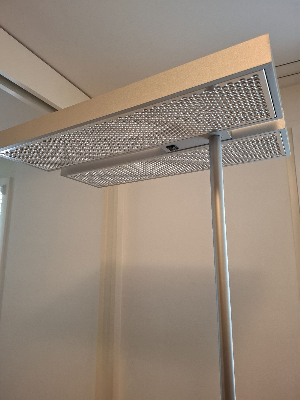 Regent Lampade: Stehleuchte Ständerlampe Regent silber 186cm – Usato da Horw venduto da Supervannie 4