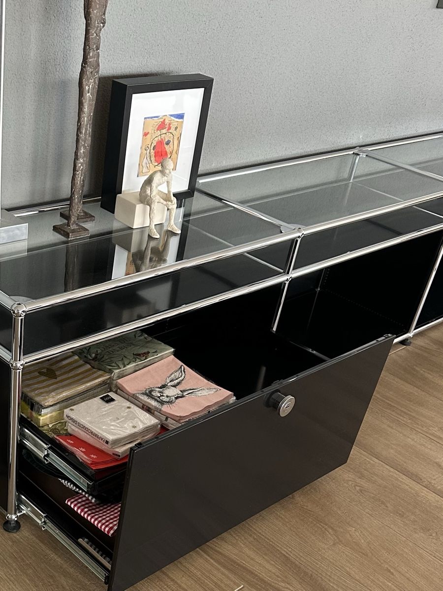 USM Étagères: USM Sideboard 300x49x36 schwarz – D'occasion à Beringen par Chris2026 1
