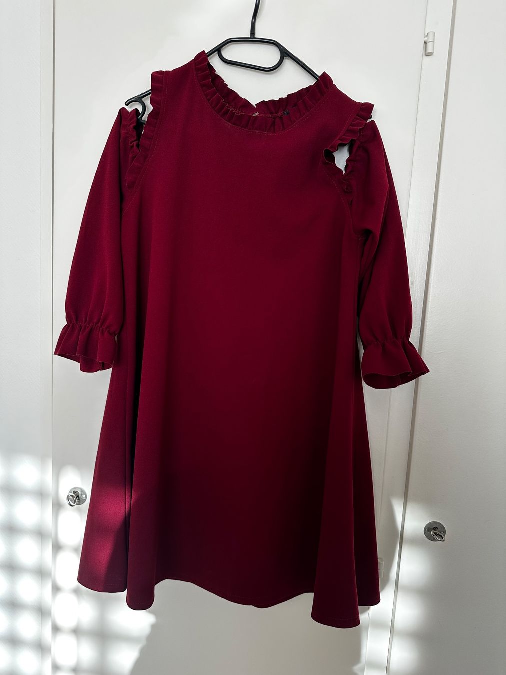 Vestiti: Robe bordeaux élégante, épaules ouvertes - Taille 38/M – Usato da Vevey venduto da lua_vb2w