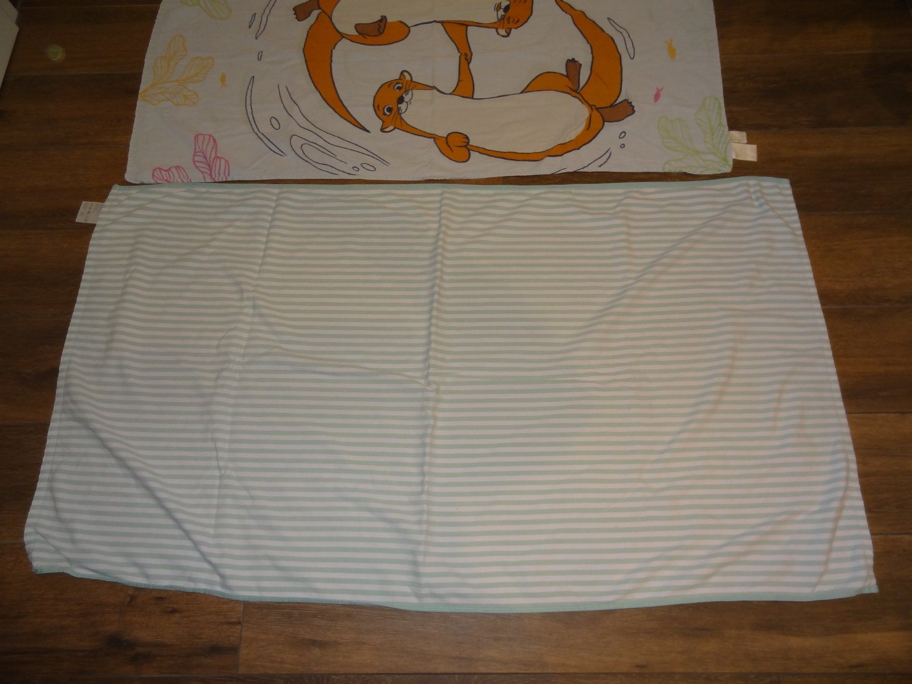Teli da bagno: linge de plage enfant loutres rayures mint – Usato da Satigny venduto da salvatore73 1