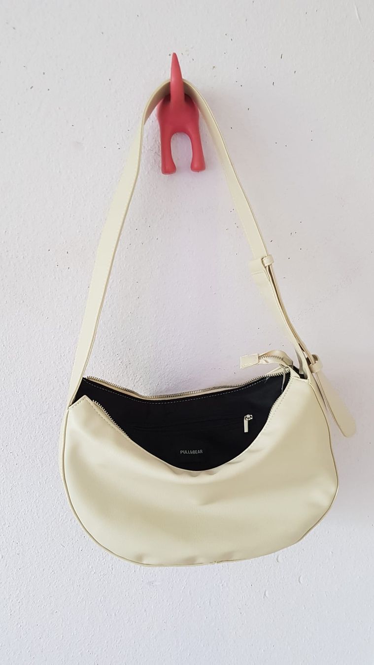 Taschen für Damen: Sac demi-lune pull and bear beige – Neu und originalverpackt aus Versoix von aline_b 2
