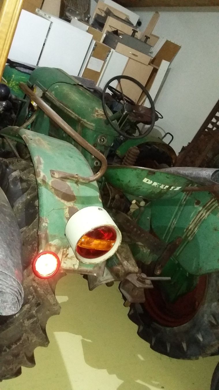 Deutz Trattori: Oldtimer - Traktor DEUTZ D15 mit Mähbalken , verm. 1. Hand – Usato da Dulliken venduto da Classiclerch4657 4