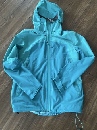 McKinley Aquamax Regenjacke, Damen Gr. 42, Top Zustand!