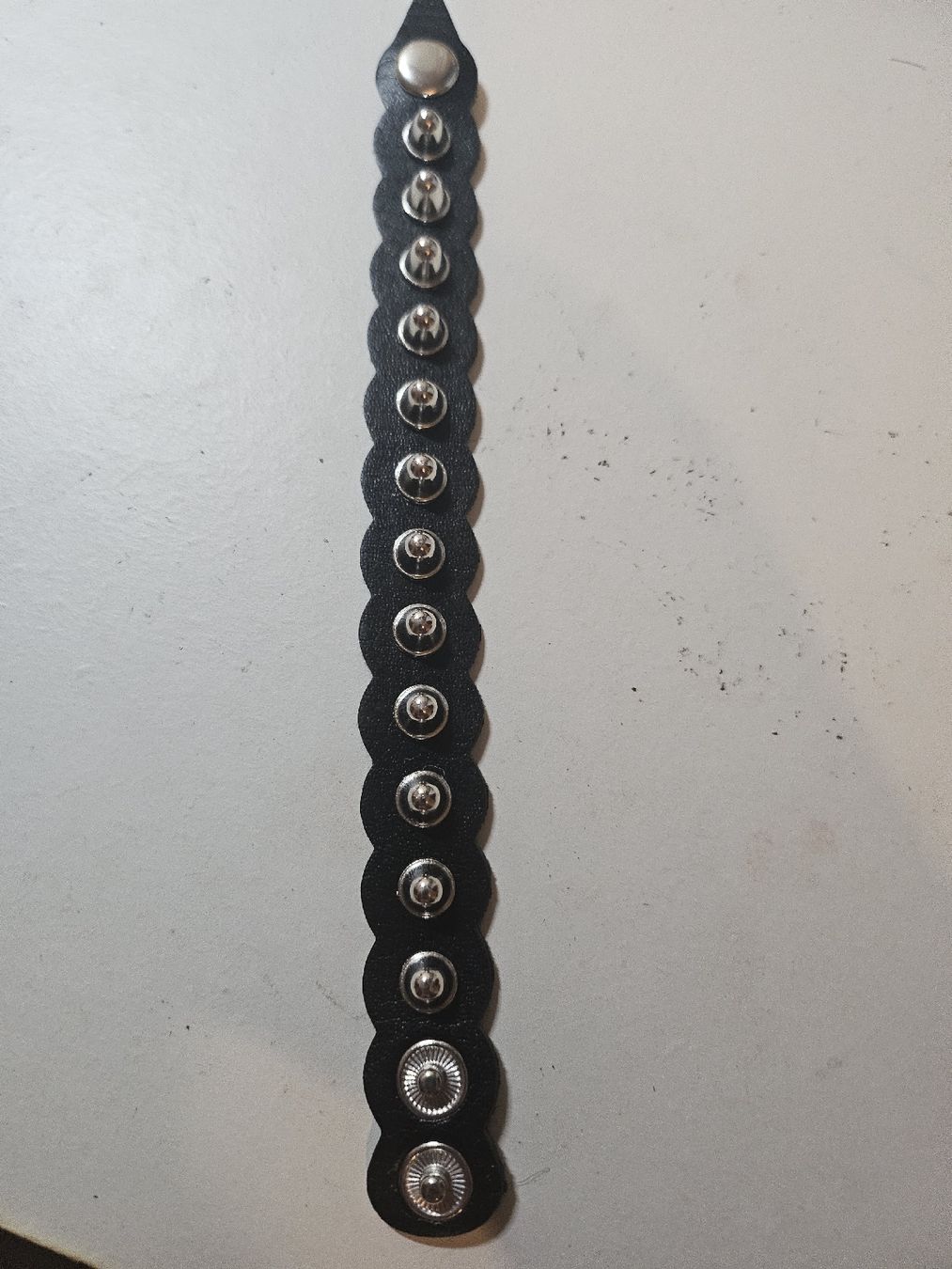 Bracciali & Braccialetti: bracelet a clou arrondi noir – Nuovo (secondo la descrizione) da Senèdes venduto da hen_fw8b