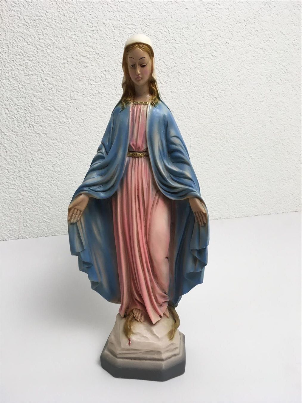 Statuette: Madonnafigur mit Schlange, Steinmasse – Usato da Rheineck venduto da emma.gut
