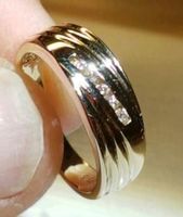 Gelbgoldring, mit 5 schönen Brillanten