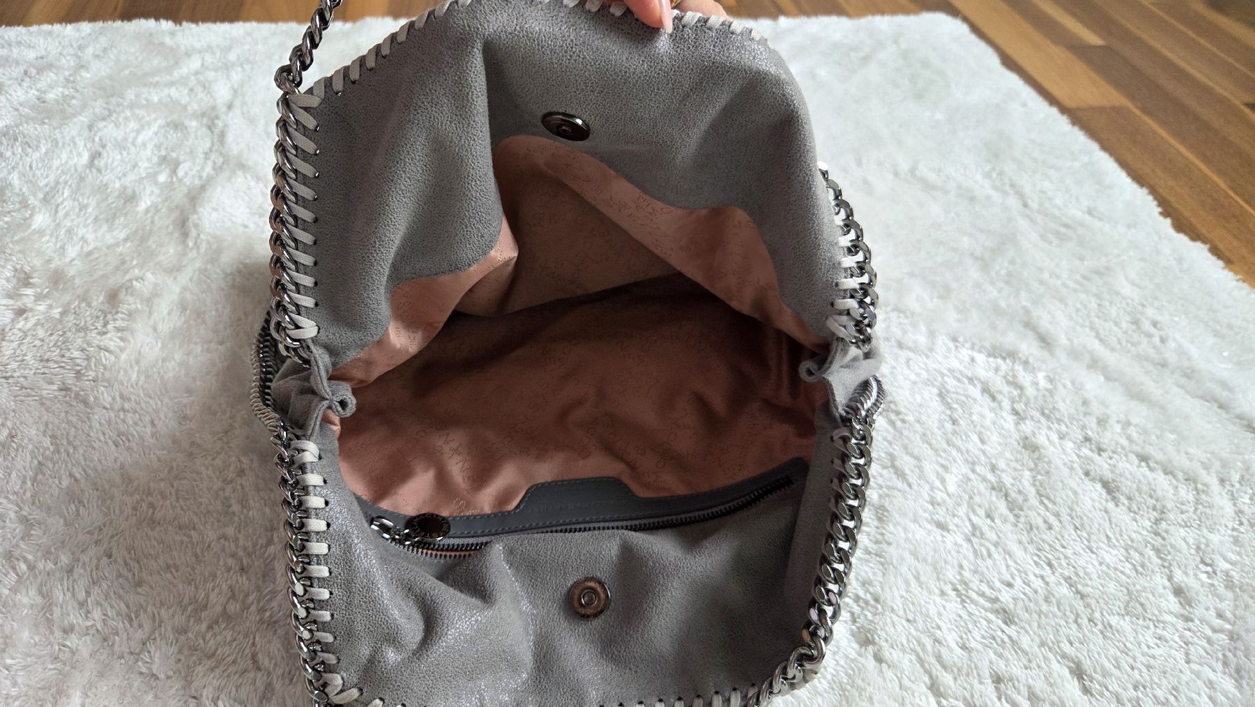 Stella McCartney Borse da donna: Stella McCartney Falabella Small Tote Light Grey – Usato da Schlieren venduto da Ana1995_ 2