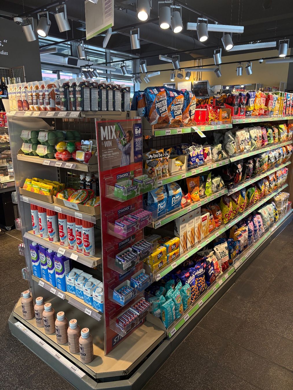 Scaffali: Verkaufsregal Warenpresentation Shopregal Uster ZH – Usato da Emmenbrücke venduto da Plan-C-Liquidationen