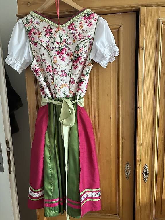 Kleider: Dirndl  von Alpin Gr 38 mit Zubehör  – Gebraucht aus Romanshorn von mar_5ssl 1